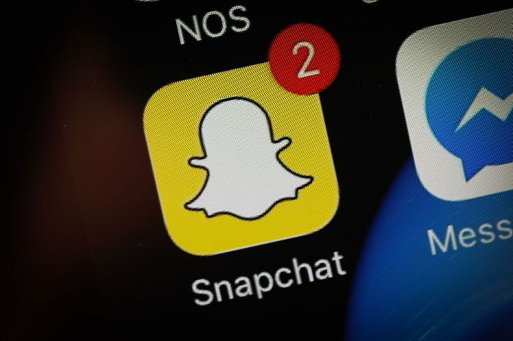 Snapchat now allows Snaps without time limit.